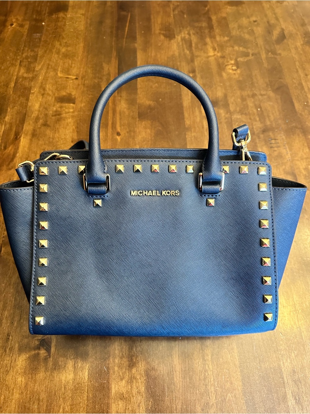 Michael Kors Selma Stud Satchel bag made of Navy blue saffiano leather